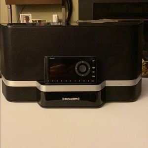 SiriusXM Receiver with Speaker/Docking System